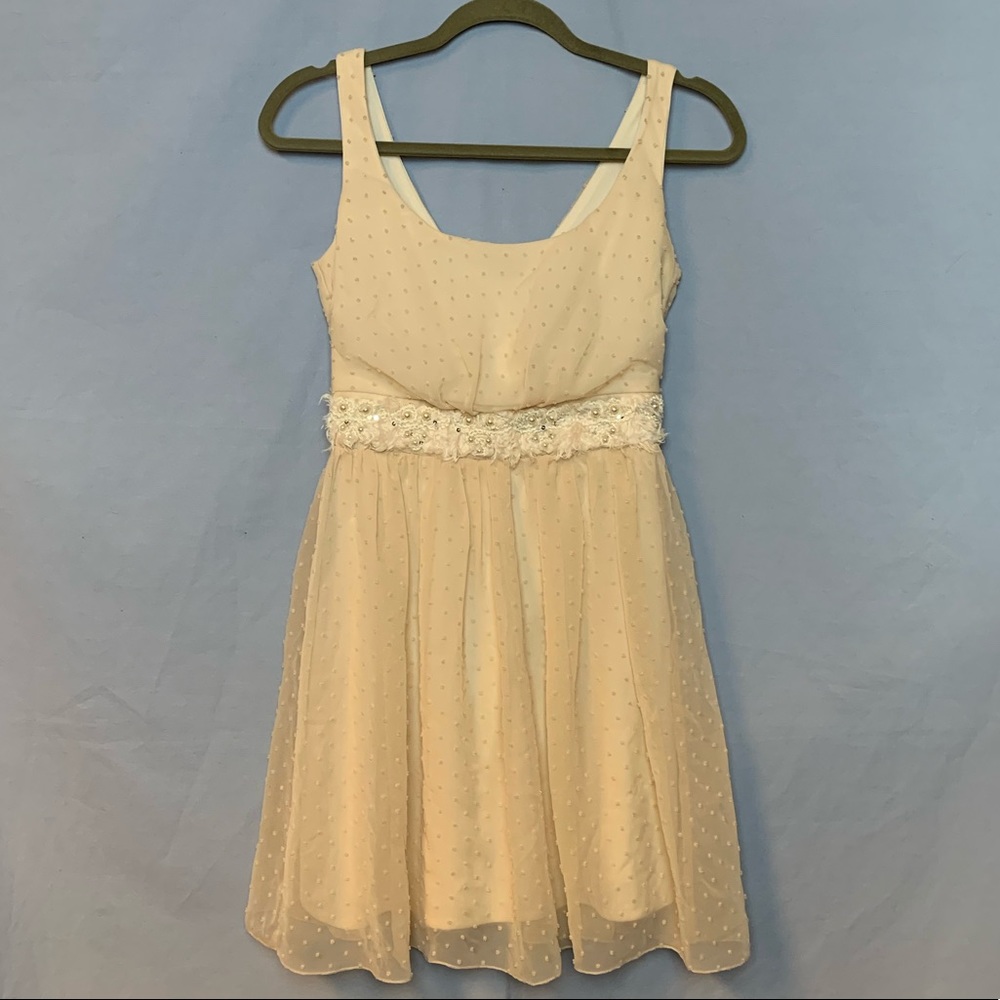 Juniors formal tulle dress with pearl detail